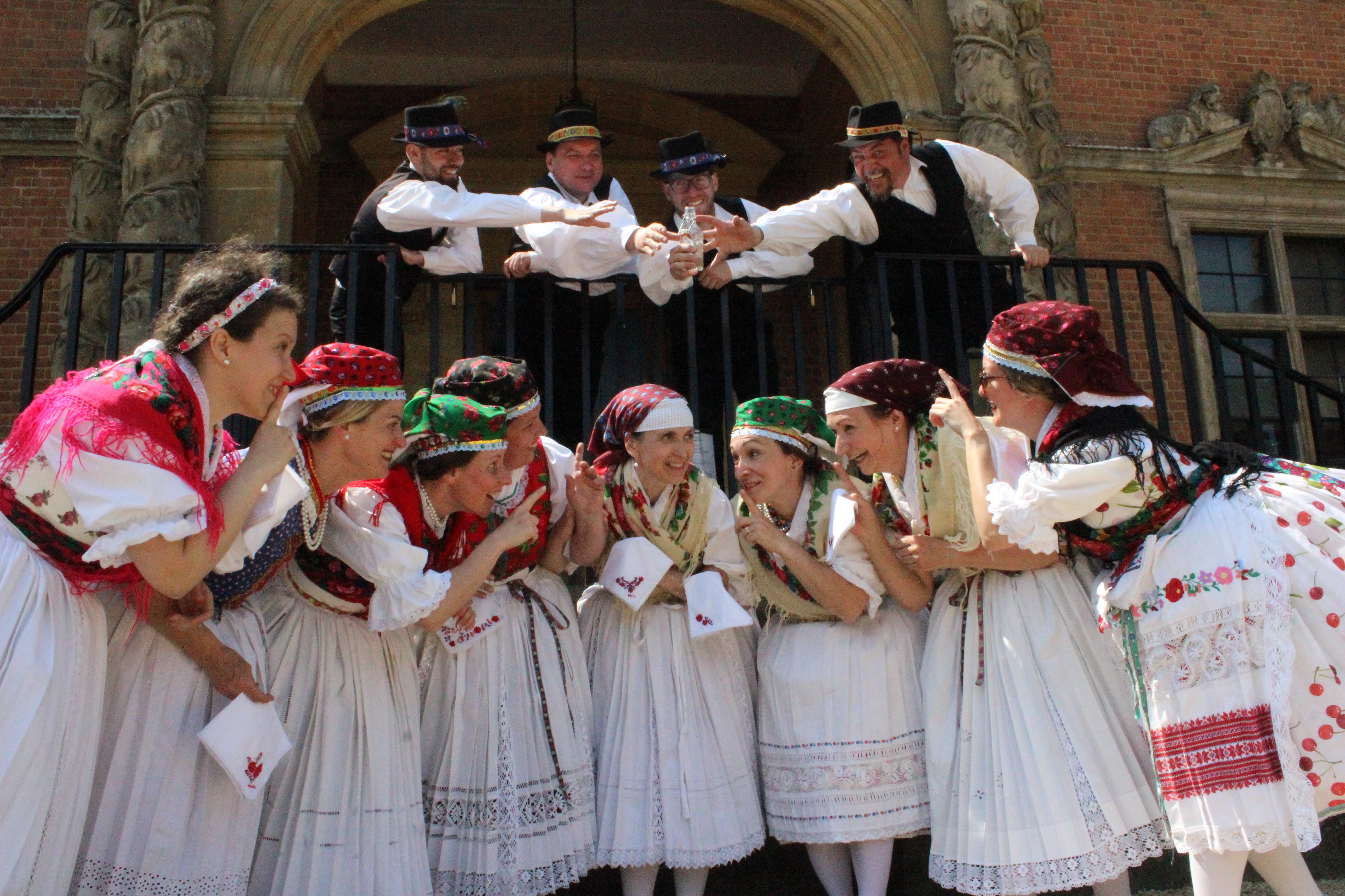 DUNAVON HUNGARIAN FOLK DANCE ENSEMBLE